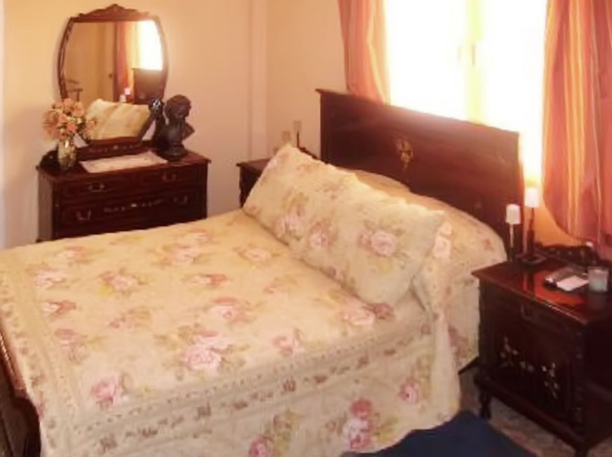 Well-appointed, 4-bedroom House In Alcudia With A Furnished Terrace An *