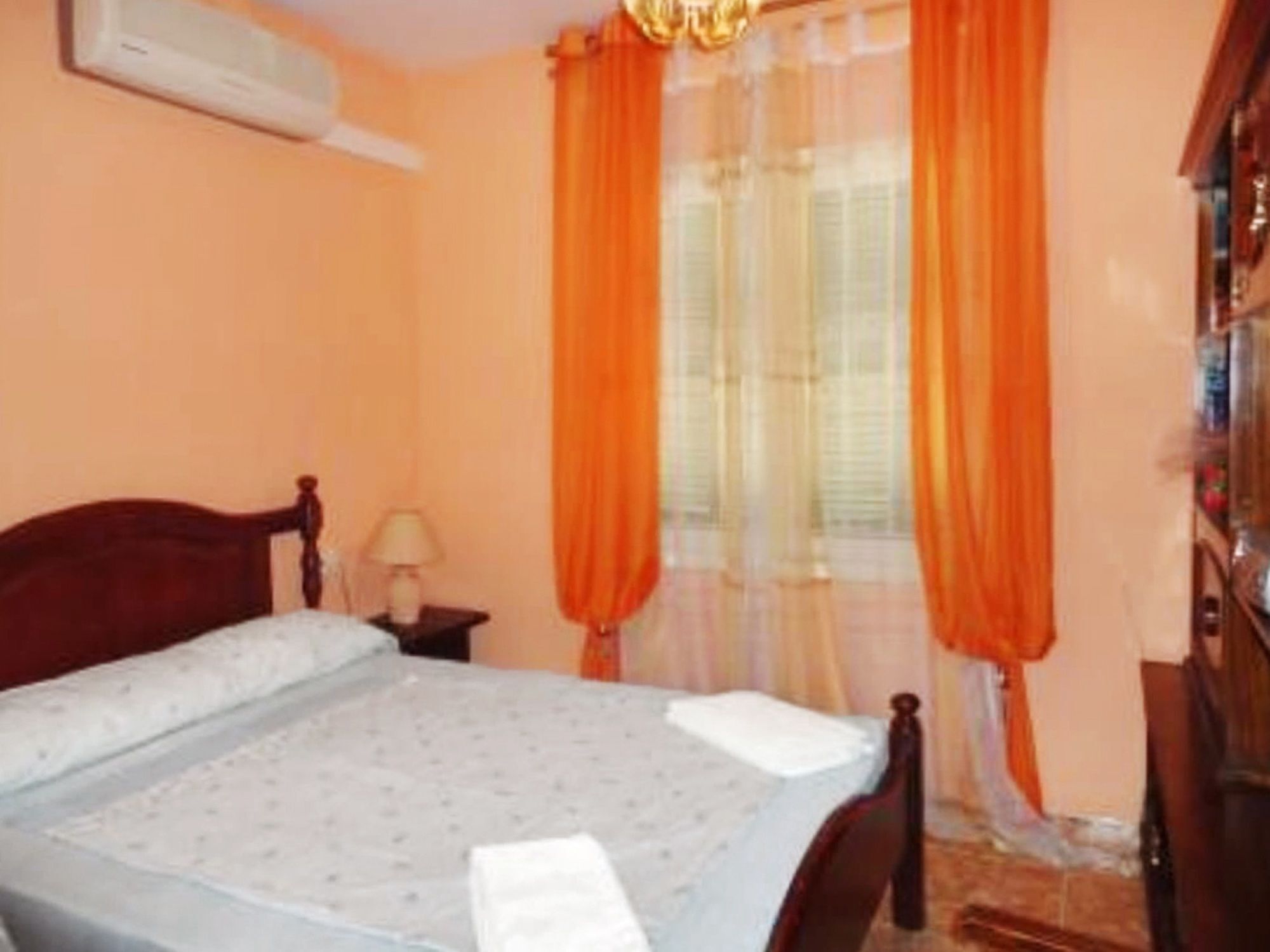 Well-appointed, 4-bedroom House In Alcudia With A Furnished Terrace An Apartamento *