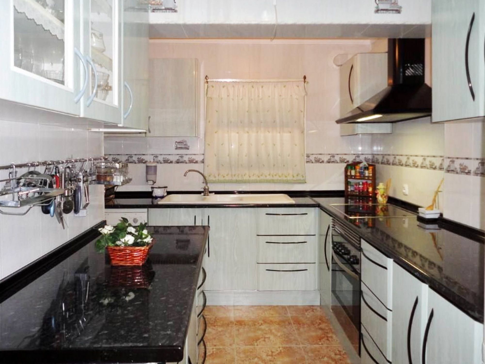 Well-appointed, 4-bedroom House In Alcudia With A Furnished Terrace An *
